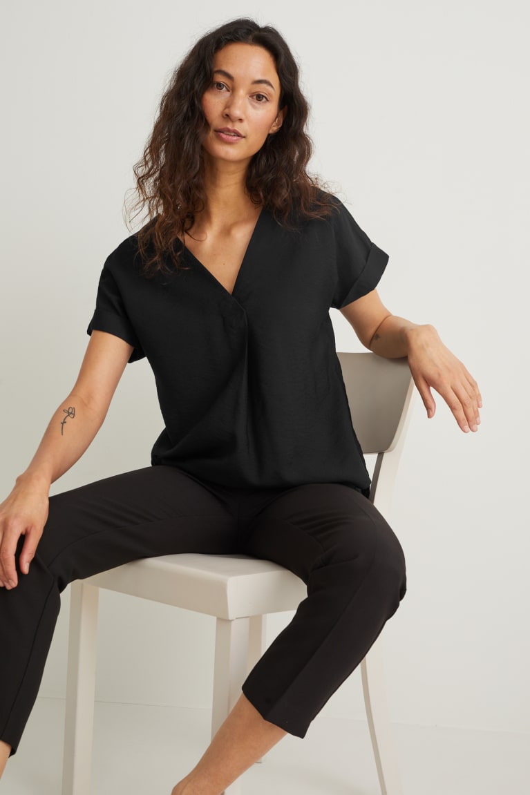 Blusas C&A With Livaeco™ Fibres Negras | IOSFMC-632