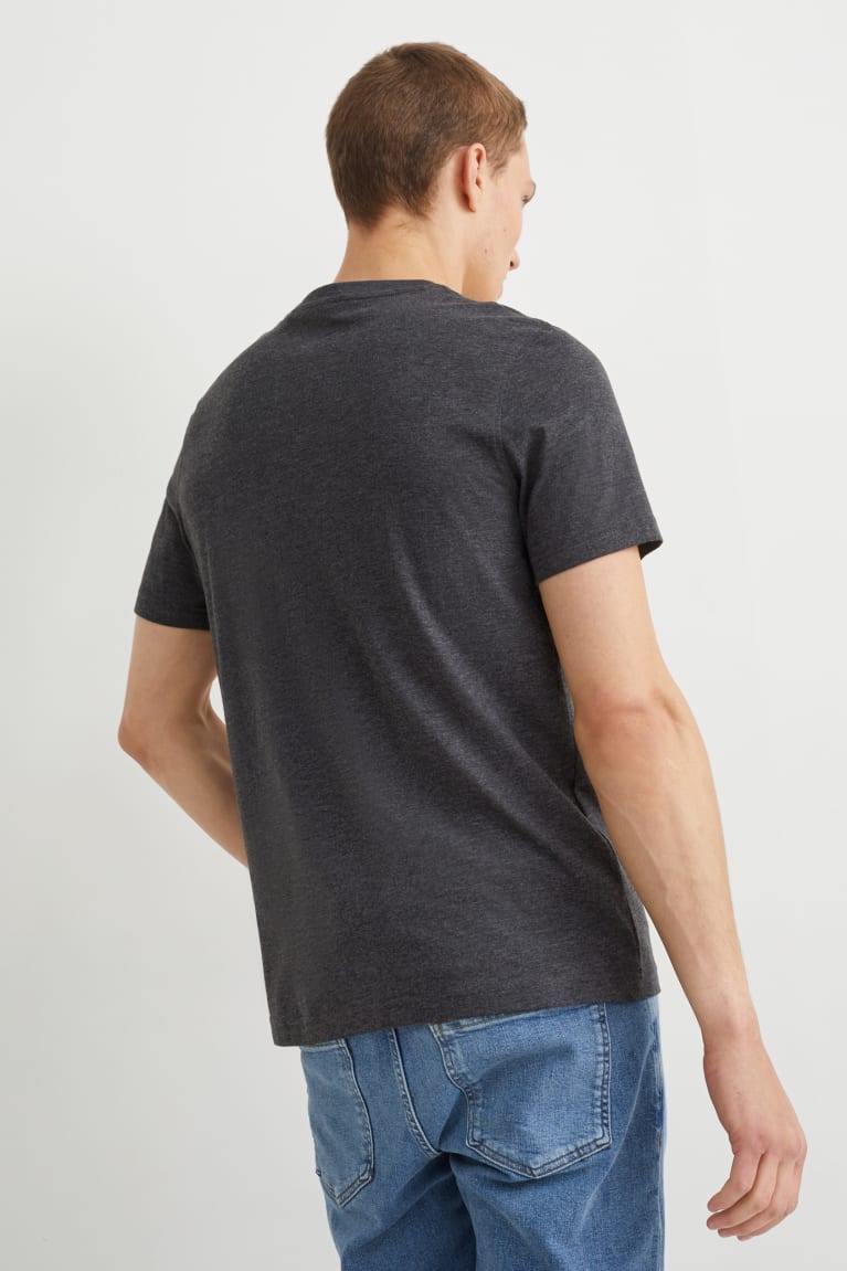 Camiseta C&A With Recycled Polyester Gris Oscuro | AHRCYX-854