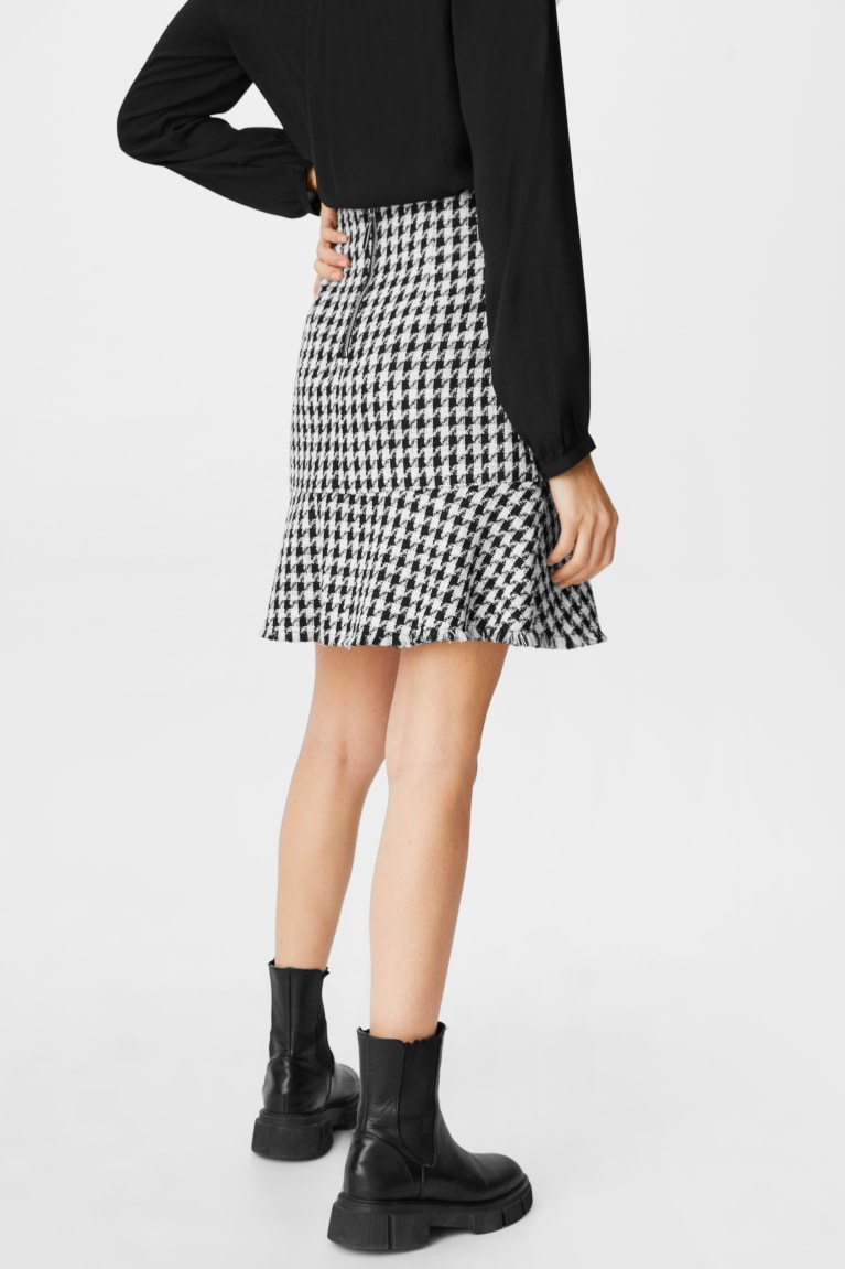 Falda C&A Bouclé Check Negras Blancas | HTBCAV-890