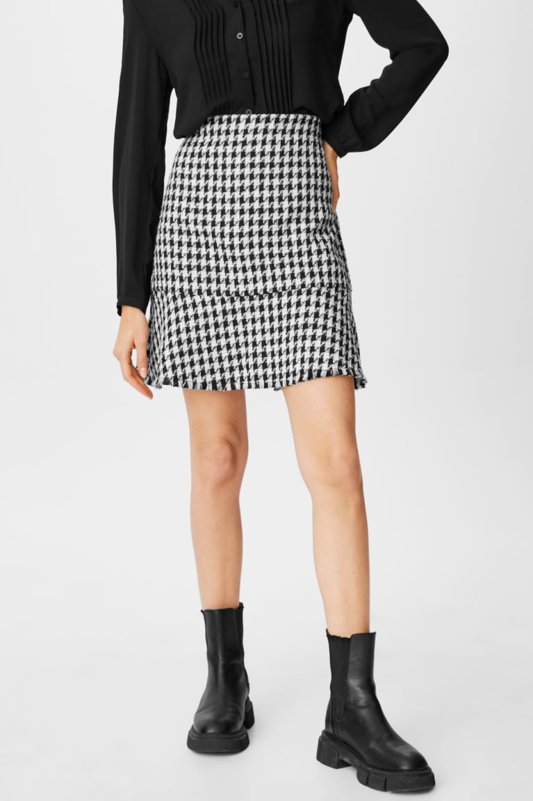 Falda C&A Bouclé Check Negras Blancas | HTBCAV-890